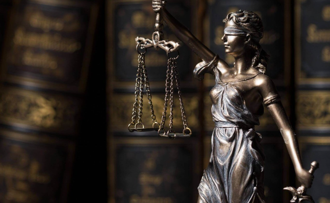 Hukuki Çözümlerle Yol Gösterici İzmir Avukat